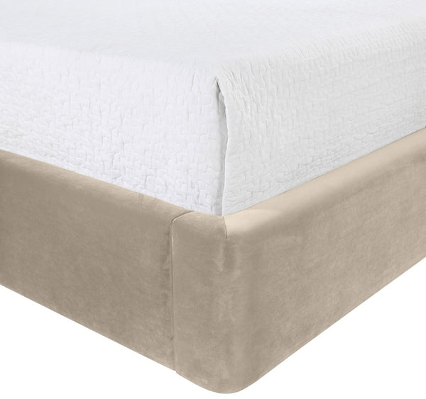 Meridian Furniture Kendall Winged Queen Bed Fully Upholstered Tailored Frame for Modern Bedroom Styling Cream Velvet B1283Cream-Q