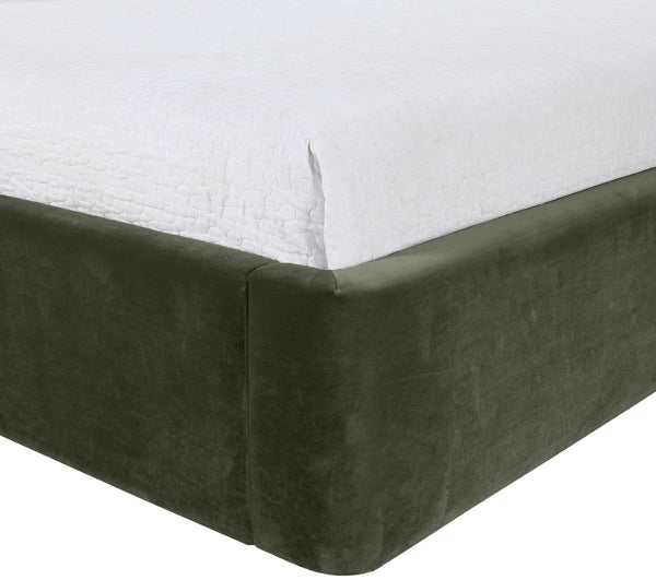 Meridian Furniture Kendall Winged Upholstered Twin Bed with Slatted Platform Base for Modern Bedrooms Green Velvet B1283Green-T