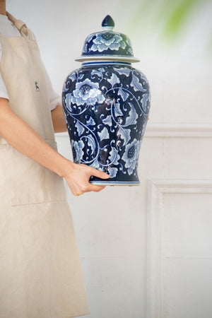 English Elm 9.5X9.5x18 Porcelain Ginger Jar Cobalt Blue Chinoiserie Floral Finial Lid Mantel Accent B2768P496869
