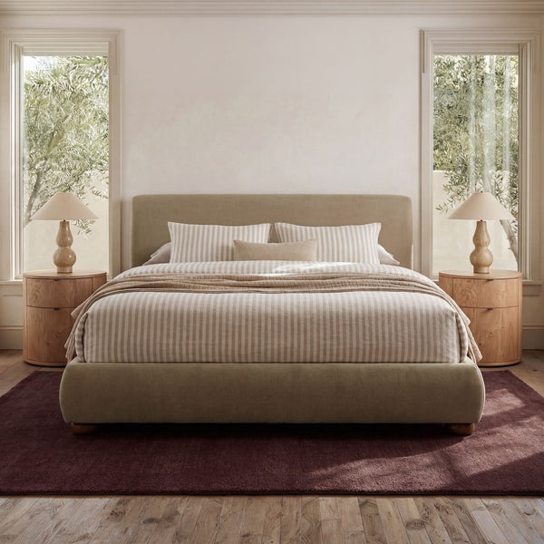English Elm King Upholstered Storage Bed Rounded Headboard Hydraulic Lift Solid Wood Frame B2769S00058
