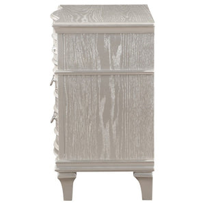 English Elm Evangeline 3-Drawer Nightstand Silver Oak Veneer with Tapered Legs Hexagonal Hardware B2777P536484