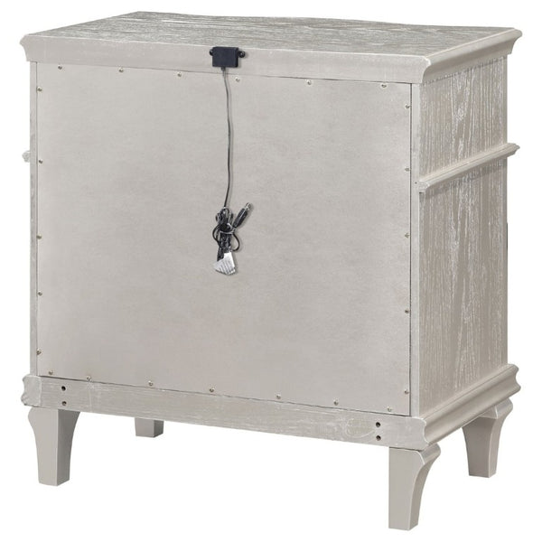 English Elm Evangeline 3-Drawer Nightstand Silver Oak Veneer with Tapered Legs Hexagonal Hardware B2777P536484