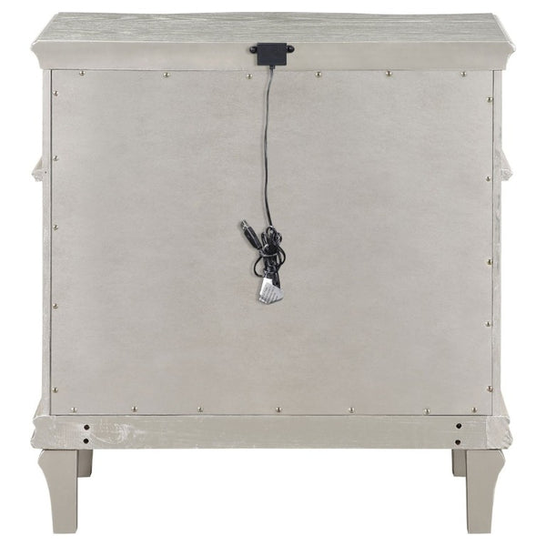 English Elm Evangeline 3-Drawer Nightstand Silver Oak Veneer with Tapered Legs Hexagonal Hardware B2777P536484