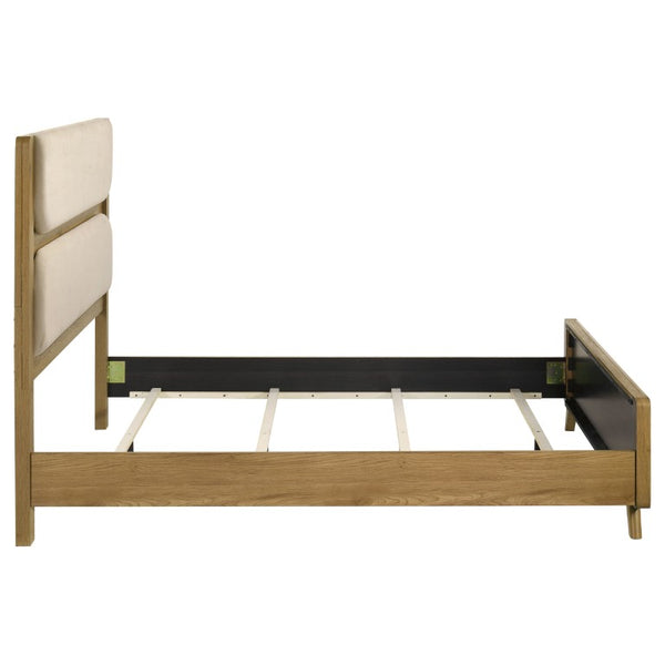 English Elm Sinclair Queen Bedroom Set with Oak Finish Upholstered Headboard and Reeded Nightstands B2777S00433