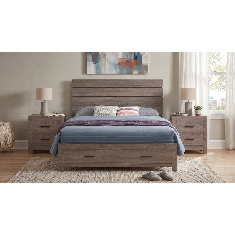 English Elm Kingsley Queen Platform Bedroom Set with Slatted Headboard and Warm Oak Finish B2777S00434