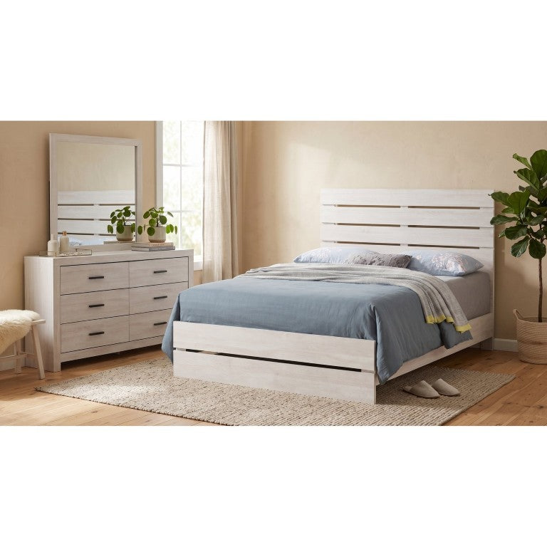 English Elm Kingsley Coastal White Queen Bedroom Set with Slatted Panel Bed and Six Drawer Dresser B2777S00452