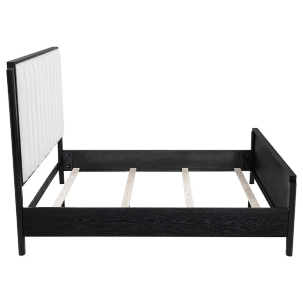 English Elm Berkeley Queen Bedroom Set with Channel Tufted Upholstery and Wire Brushed Oak Finish B2777S00582