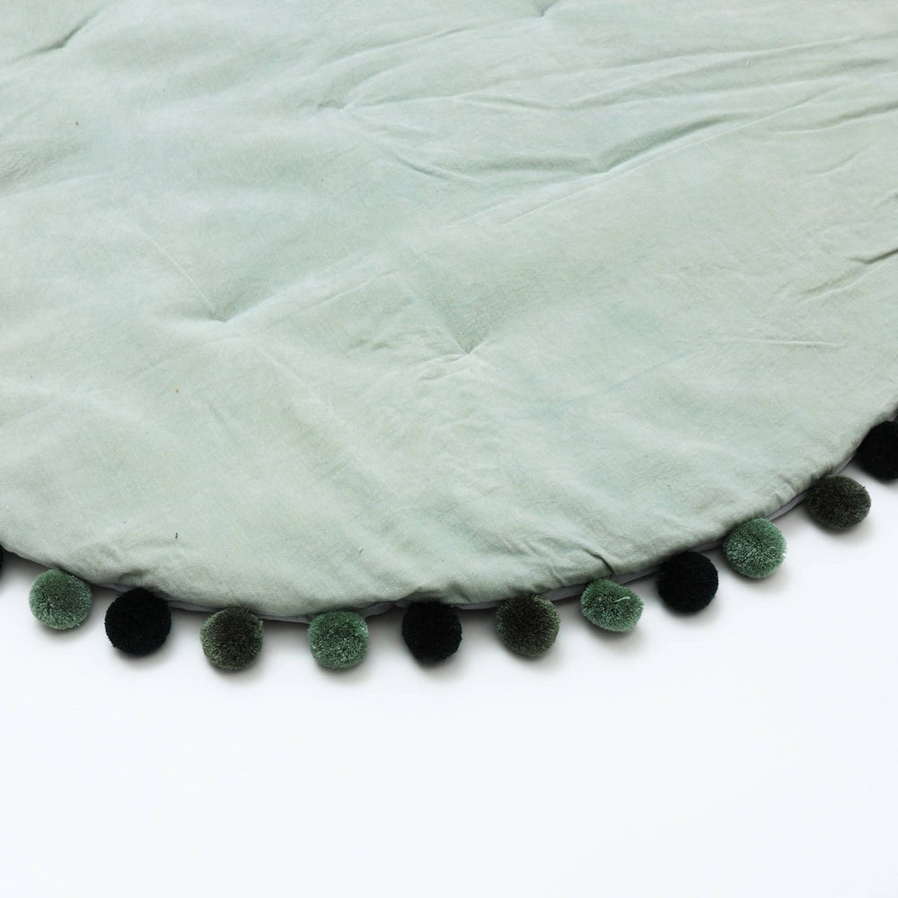 English Elm Cotton Velvet Round Playmat with Pom Trim for Nursery and Playroom Floors B346P392323