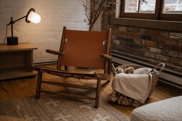 English Elm Hunting Armchair Solid Walnut Frame Vegan Leather Seat for Study or Living Room B353P455674