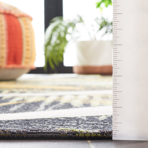 Safavieh Barbados 549 Power Loomed Indoor / Outdoor Rug Black Green / Gold BAR549Z-5