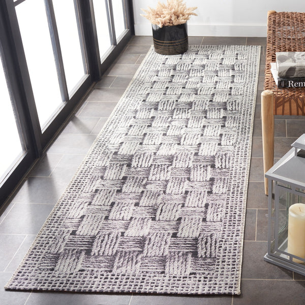 Safavieh Barbados 557 Power Loomed Indoor / Outdoor Rug Black / Ivory BAR557Z-9