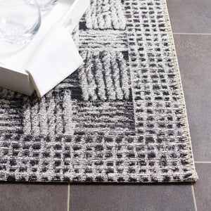 Safavieh Barbados 557 Power Loomed Indoor / Outdoor Rug Black / Ivory BAR557Z-9