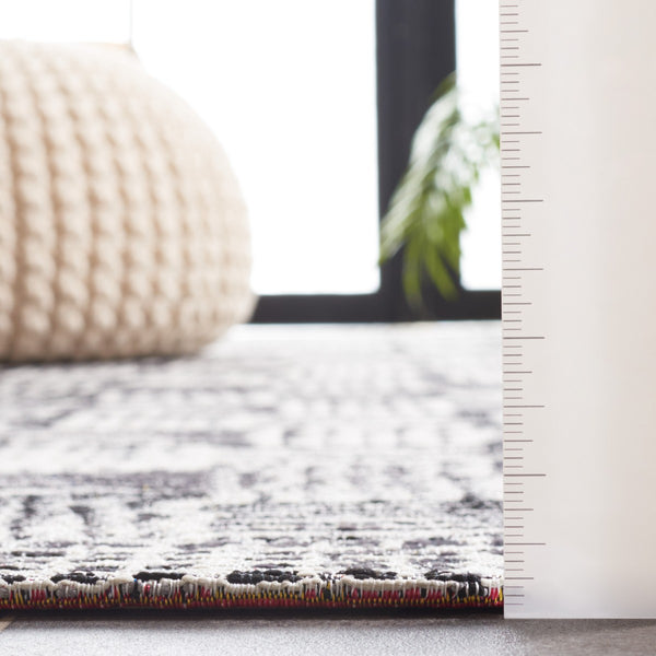 Safavieh Barbados 557 Power Loomed Indoor / Outdoor Rug Black / Ivory BAR557Z-9