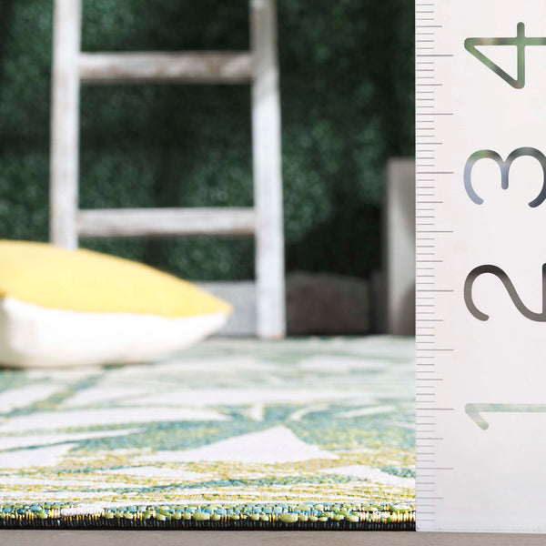 Safavieh Barbados Elegant Ivory And Green Area Rug – Durable Power Loomed Design For Stylish Home Decor Ivory ,Green 76% Polypropylene,23% Polyester 1% Backing Material Bar561a-4