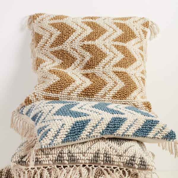 Jaipur Living Jaipur Living Boucle Chevron Wool Blend Pillow Cover with Macrame Tassel Trim Gold PLC102408