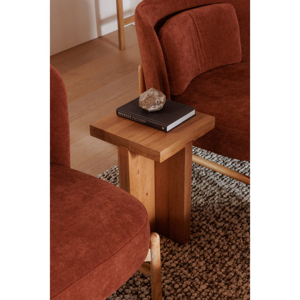 Moe's Home Folke Side Table - Exquisite Solid Oak Craftsmanship With Unique Woodgrain, Perfect For Any Space Natural Solid Oak Bc-1118-24