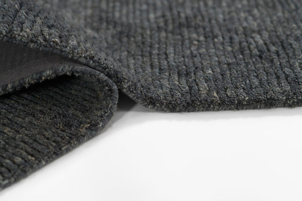 Momeni Bebe BEB-1 Hand Tufted Transitional Solid Indoor Rug Charcoal 8' x 10'