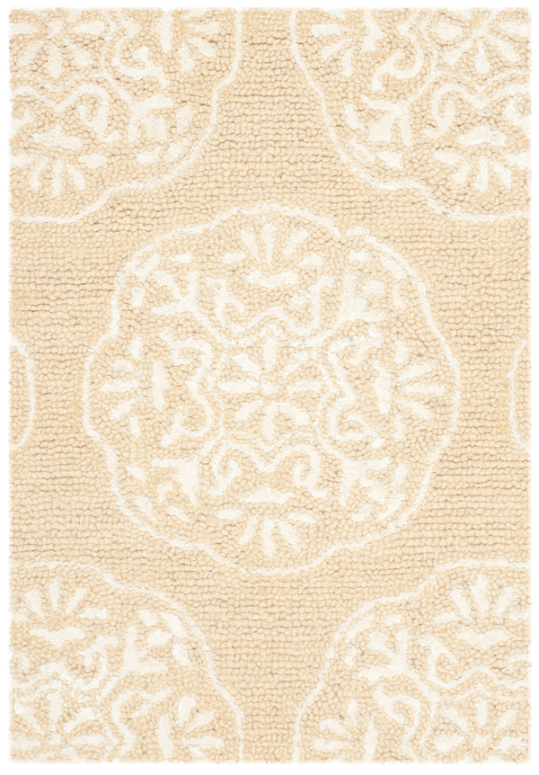 Safavieh Bella Hand Tufted  Rug Beige / Ivory BEL711A-2
