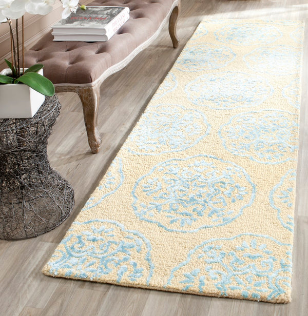 Safavieh Bella Hand Tufted  Rug Beige / Blue BEL711C-2