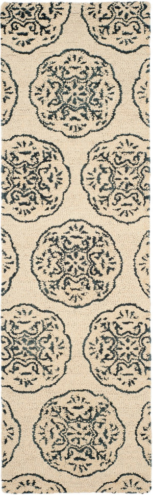Safavieh Bella Hand Tufted  Rug Ivory / Charcoal BEL711D-2