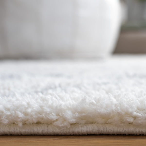 Safavieh Berber Shag Ivory Diamond Jute Blend Plush Area Rug for Living and Dining Rooms BER165F-10