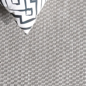 Safavieh Beach House 260b Stylish Runner Rug For Elegant Spaces - Durable, Soft, And Versatile Décor Solution Grey 85% Polypropylene,15% Polyester Bhs260f-4