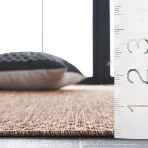 Safavieh Beach House 260b Stylish Runner Rug For Elegant Spaces - Durable, Soft, And Versatile Décor Solution Brown 85% Polypropylene,15% Polyester Bhs260t-8