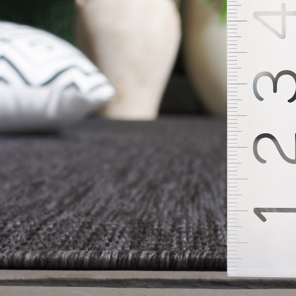 Safavieh Beach House 260b Stylish Runner Rug For Elegant Spaces - Durable, Soft, And Versatile Décor Solution Black 85% Polypropylene,15% Polyester Bhs260z-5