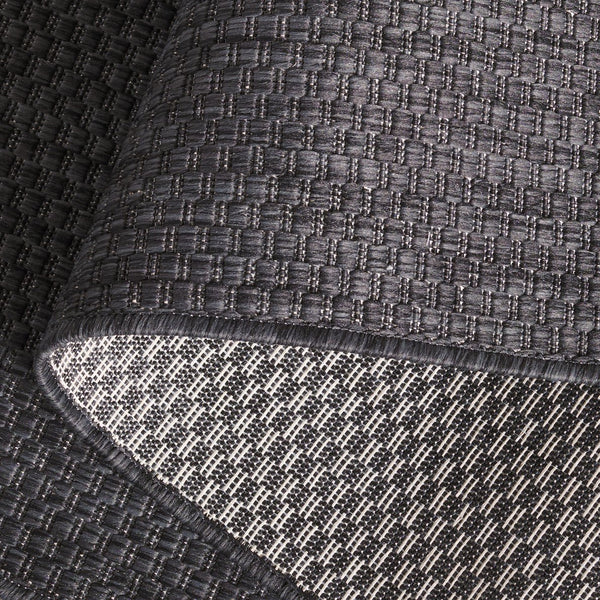 Safavieh Beach House 260b Stylish Runner Rug For Elegant Spaces - Durable, Soft, And Versatile Décor Solution Black 85% Polypropylene,15% Polyester Bhs260z-5