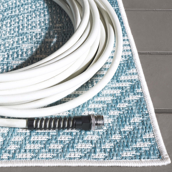 Safavieh Beach House Elegant Indoor/Outdoor Area Rug - Stylish, Durable, And Perfect For Coastal Living Spaces Aqua ,Ivory 85% Polypropylene,15% Polyester Bhs264j-7r