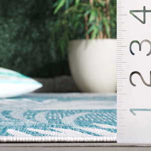 Safavieh Beach House Elegant Indoor/Outdoor Area Rug - Stylish, Durable, And Perfect For Coastal Living Spaces Aqua ,Ivory 85% Polypropylene,15% Polyester Bhs264j-7r