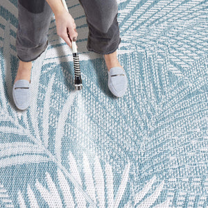 Safavieh Beach House Elegant Indoor/Outdoor Area Rug - Stylish, Durable, And Perfect For Coastal Living Spaces Aqua ,Ivory 85% Polypropylene,15% Polyester Bhs264j-7r