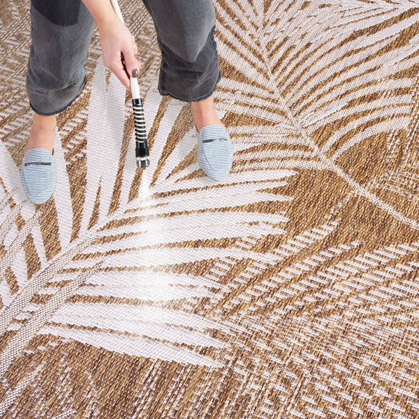 Safavieh Beach House Elegant Indoor/Outdoor Area Rug - Stylish, Durable, And Perfect For Coastal Living Spaces Brown ,Ivory 85% Polypropylene,15% Polyester Bhs264t-26