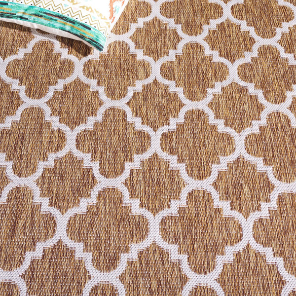 Safavieh Beach House Stylish Area Rug For Modern Decor, Durable Polypropylene & Polyester Blend, Large Size Brown ,Ivory 85% Polypropylene,15% Polyester Bhs266t-26