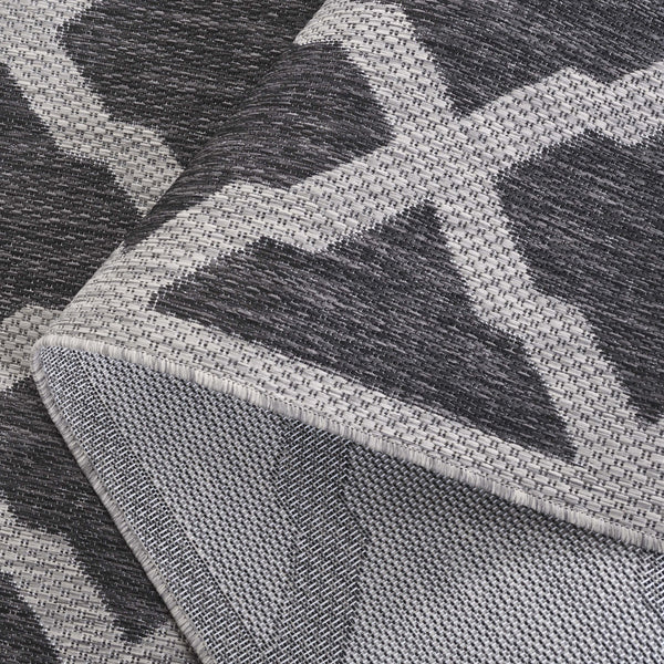 Safavieh Beach House Durable Polypropylene Runner Rug In Stylish Grey For Elegant Home Decor And Comfort Charcoal ,Grey 85% Polypropylene,15% Polyester Bhs268h-7r