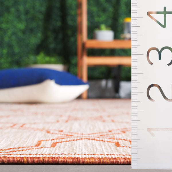 Safavieh Beach House 270b Stylish Runner Rug - Durable Polypropylene Blend For A Cozy Coastal Vibe Beige ,Orange 85% Polypropylene,15% Polyester Bhs270b-7r