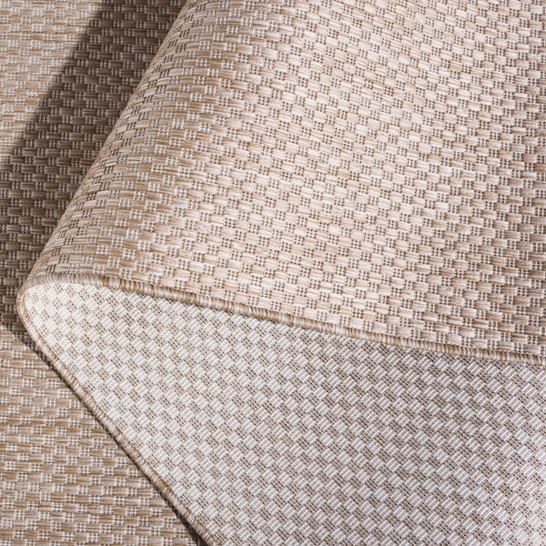 Safavieh Beach House 272b Chic Area Rug - Durable Polypropylene Blend For Stylish Home Décor And Comfort Beige 85% Polypropylene,15% Polyester Bhs272b-7sq