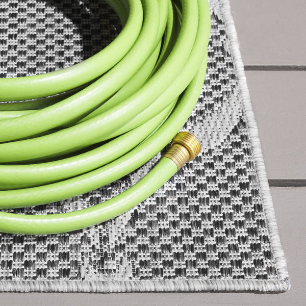 Safavieh Beach House Modern Area Rug - Elegant Charcoal And Grey Design For Indoor & Outdoor Spaces Charcoal ,Grey 85% Polypropylene,15% Polyester Bhs280h-5