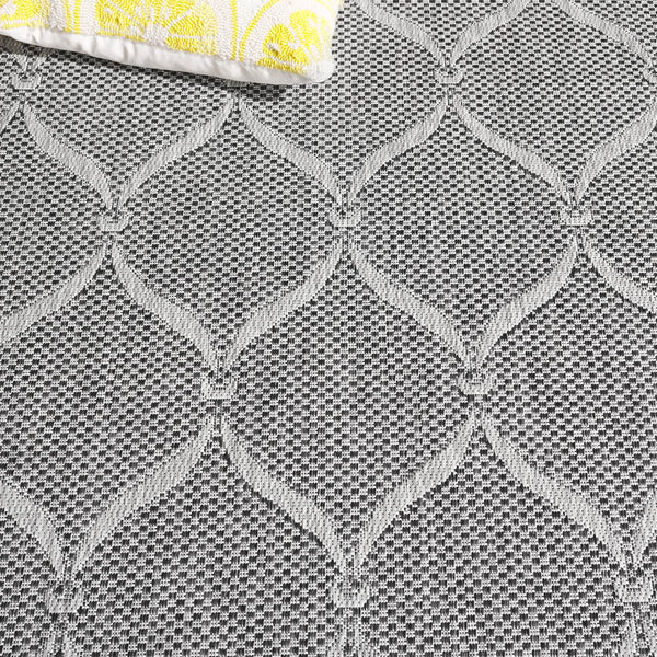 Safavieh Beach House Modern Area Rug - Elegant Charcoal And Grey Design For Indoor & Outdoor Spaces Charcoal ,Grey 85% Polypropylene,15% Polyester Bhs280h-5