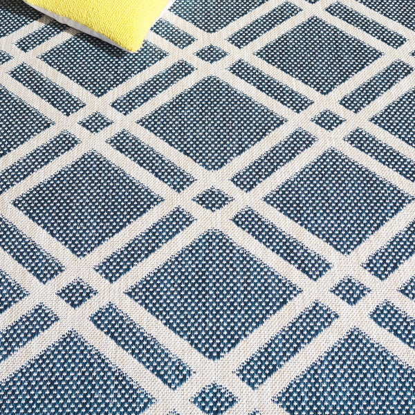 Safavieh Beach Power Loomed Area Rug - Modern Blue And Ivory Design For Indoor And Outdoor Elegance Blue ,Ivory 85% Polypropylene,15% Polyester Bhs282m-8