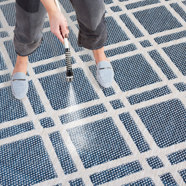 Safavieh Beach Power Loomed Area Rug - Modern Blue And Ivory Design For Indoor And Outdoor Elegance Blue ,Ivory 85% Polypropylene,15% Polyester Bhs282m-8