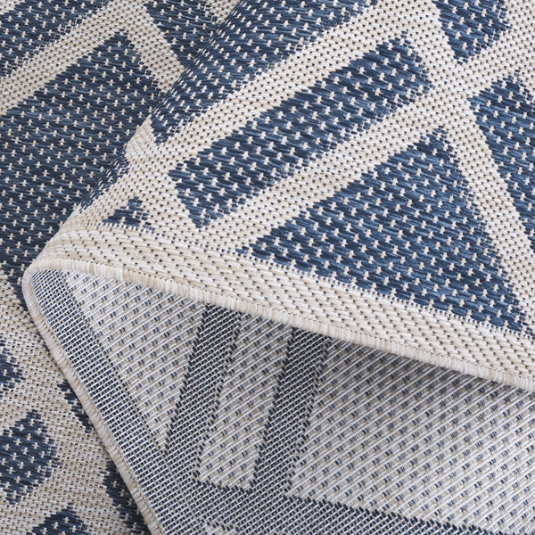 Safavieh Beach Power Loomed Area Rug - Modern Blue And Ivory Design For Indoor And Outdoor Elegance Blue ,Ivory 85% Polypropylene,15% Polyester Bhs282m-8