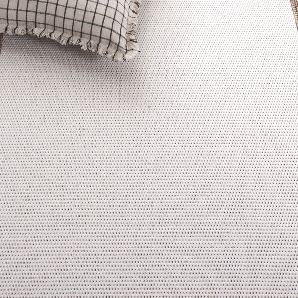 Safavieh Beach Indoor/Outdoor Rug - Elegant Beige And Brown Design, Durable & Comfortable For Any Space Beige ,Brown 85% Polypropylene,15% Polyester Bhs284b-7r