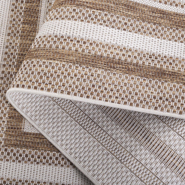 Safavieh Beach Indoor/Outdoor Rug - Elegant Beige And Brown Design, Durable & Comfortable For Any Space Beige ,Brown 85% Polypropylene,15% Polyester Bhs284b-7r