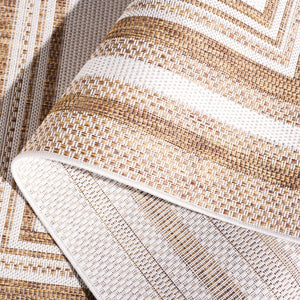 Safavieh Beach Indoor/Outdoor Rug - Elegant Beige And Brown Design, Durable & Comfortable For Any Space Beige ,Brown 85% Polypropylene,15% Polyester Bhs284b-7r