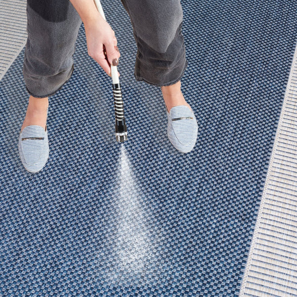 Safavieh Beach Indoor/Outdoor Area Rug - Elegant Blue And Ivory Design For Timeless Charm And Durability Blue ,Ivory 85% Polypropylene,15% Polyester Bhs286m-26