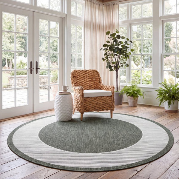 Safavieh Beach House Power Loomed Polypropylene Accent Rug Coastal Calm for Modern Interiors Green 6'-7" x 6'-7" Round BHS286Y-7R