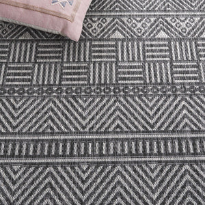 Safavieh Beach House Charcoal And Grey Area Rug - Durable, Elegant Design For Indoor And Outdoor Spaces Charcoal ,Grey 85% Polypropylene,15% Polyester Bhs288h-9