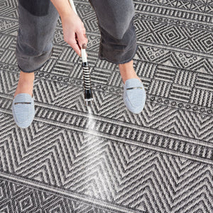 Safavieh Beach House Charcoal And Grey Area Rug - Durable, Elegant Design For Indoor And Outdoor Spaces Charcoal ,Grey 85% Polypropylene,15% Polyester Bhs288h-9