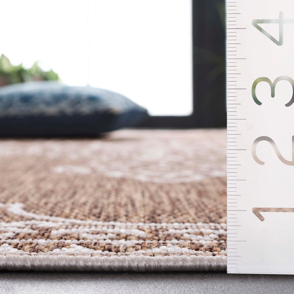 Safavieh Beach Luxury Charcoal And Ivory Area Rug – Stunning Turkish Design For Indoor And Outdoor Spaces Brown ,Ivory 85% Polypropylene,15% Polyester Bhs292t-7r